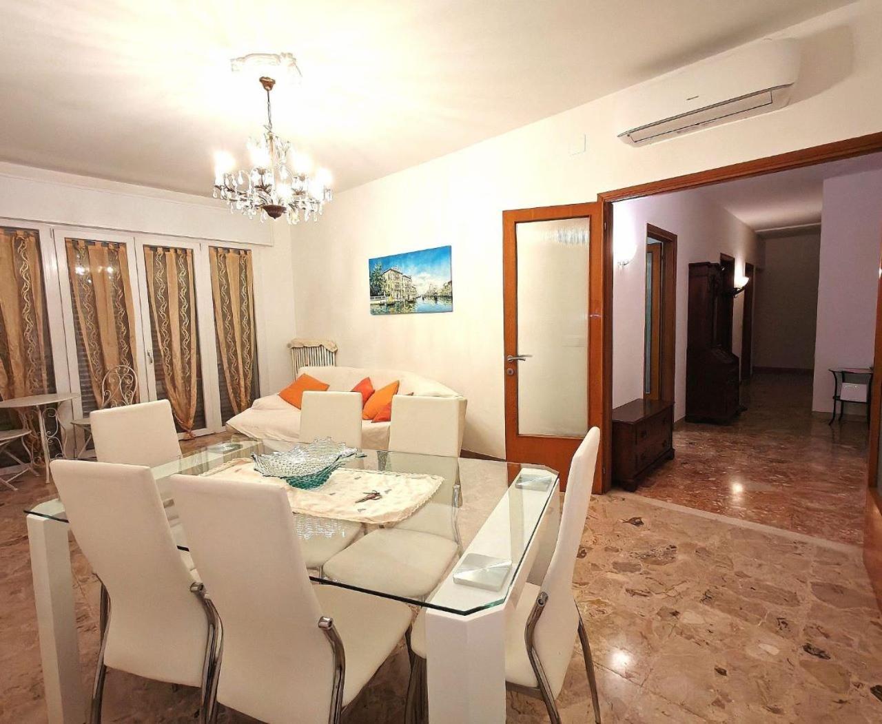 Laura Apartment Venice 4 P. 15 M To Venice Mestre Esterno foto